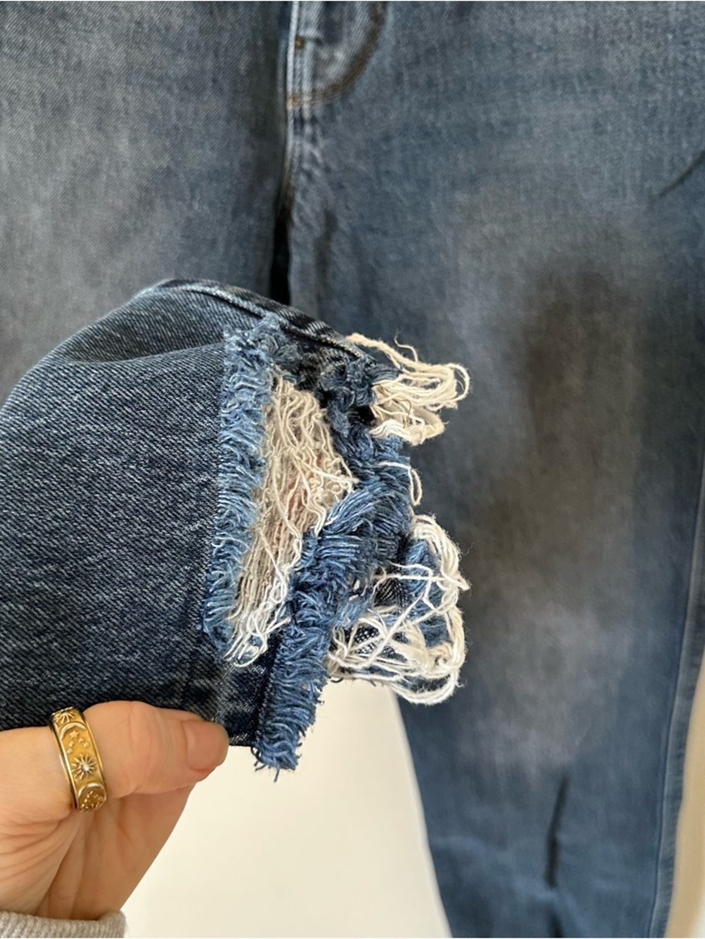 Frame Le Sylvie Crop Jeans Medium Wash Indigo Raw Frayed Hem Size 27 - Picture 3 of 7